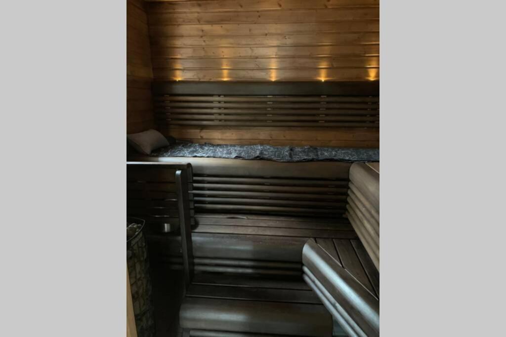 Elegant Villa On The Shore Of Lake Saimaa ラッペーンランタ エクステリア 写真
