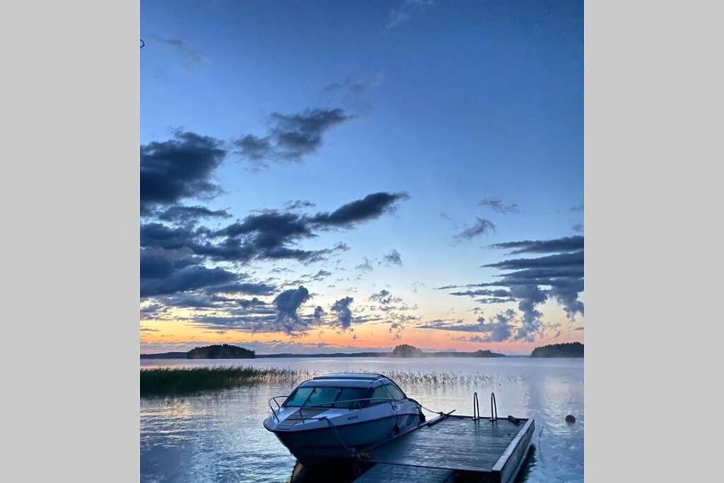 Elegant Villa On The Shore Of Lake Saimaa ラッペーンランタ エクステリア 写真