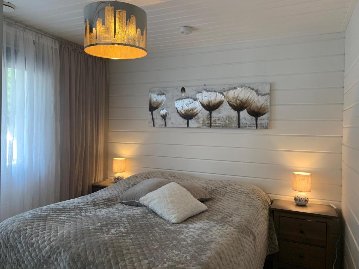 Elegant Villa On The Shore Of Lake Saimaa ラッペーンランタ エクステリア 写真